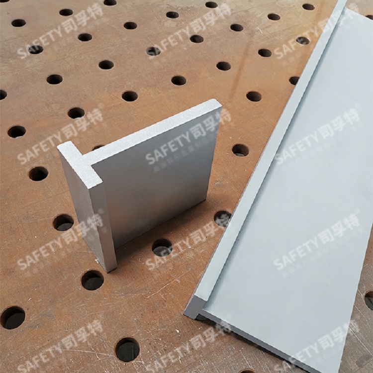 淺談精致鋼幕墻的特點(diǎn)-司孚特金屬(圖4) 4.jpg