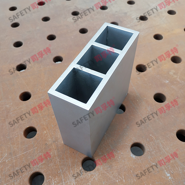 大跨度幕墻中的裝飾性精致鋼型材-司孚特金屬(圖6) 6.jpg