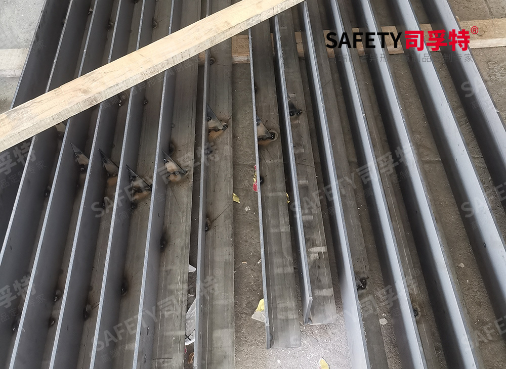 精致鋼型材:大通透玻璃建筑的骨架與靈魂(圖2) 1 (2).jpg