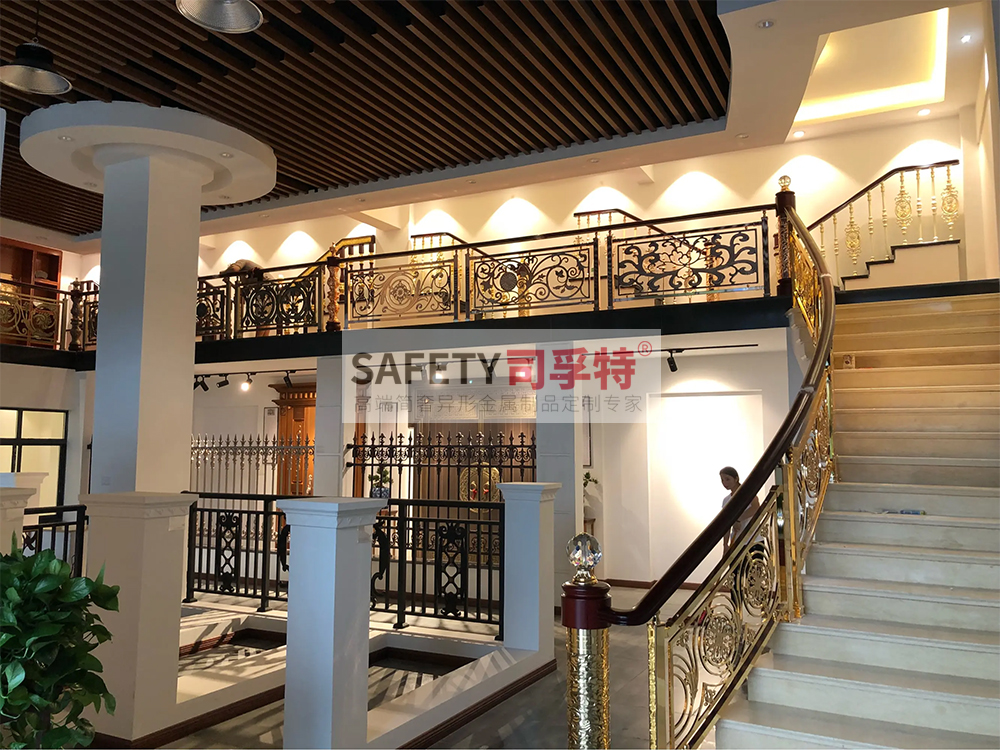 鋁藝鏤空雕花樓梯扶手:造型多樣,工藝成熟,彰顯高端品味(圖6) 鋁藝鏤空雕花樓梯扶手:造型多樣,工藝成熟,彰顯高端品味(圖6)